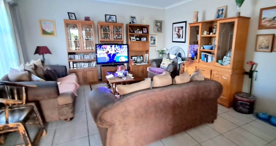 2 Bedroom Property for Sale in Bothasrus Eastern Cape